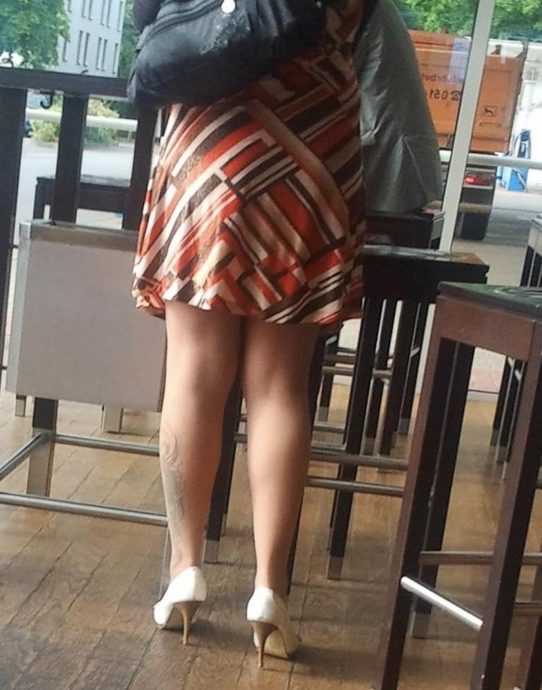 25P Sexy MILFs and GILFs Wearing Tights 24