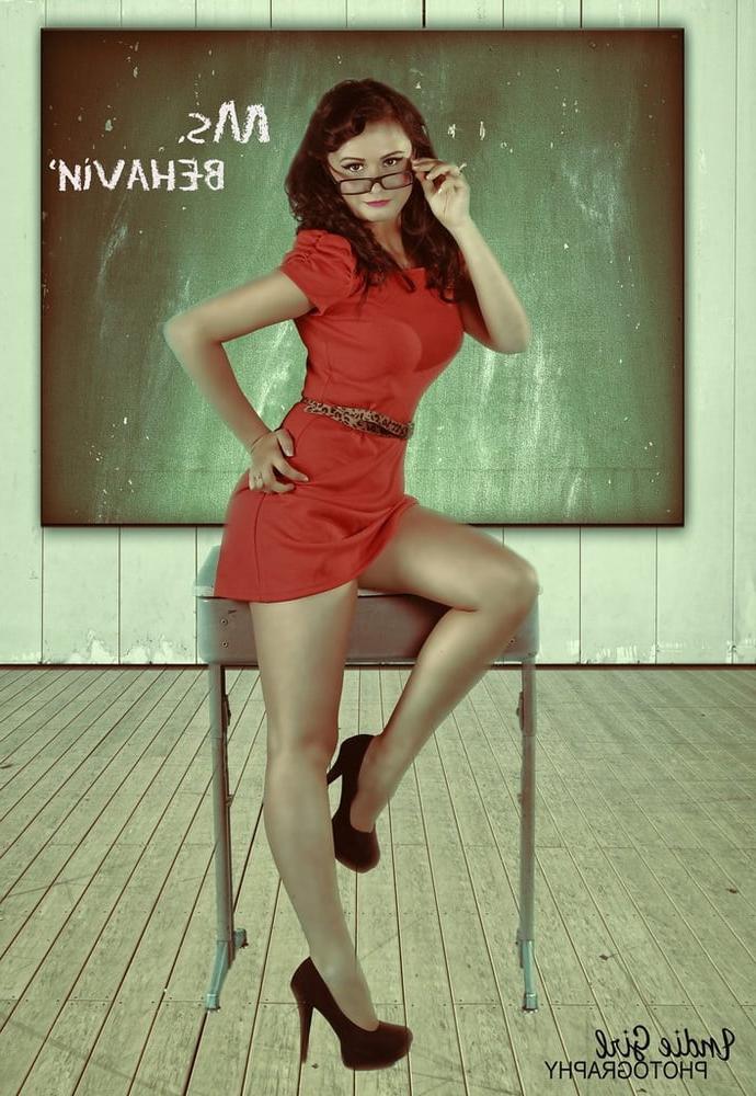 25P Pin up teacher