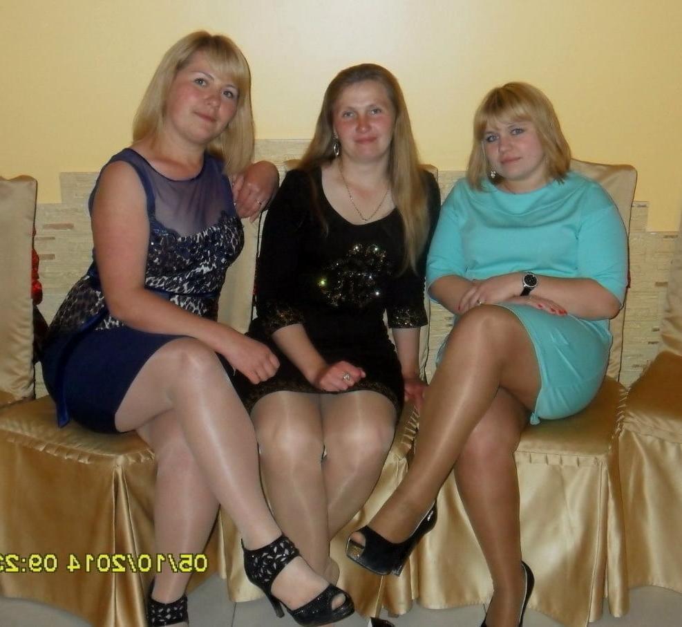25P Sexy MILFs and GILFs Wearing Tights 23