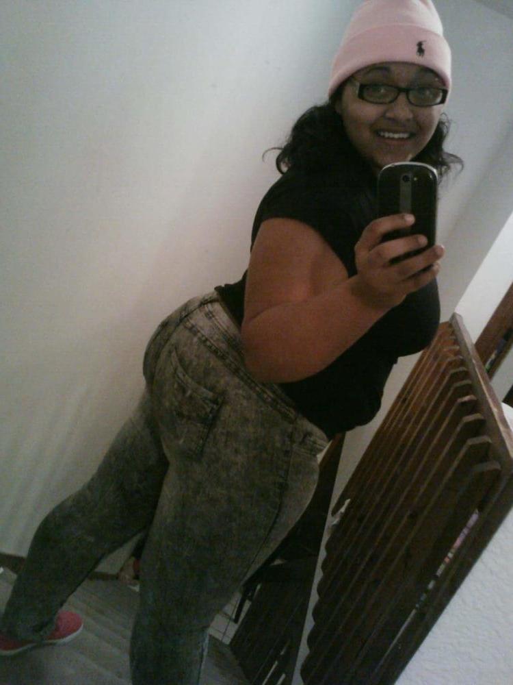 25P Thick ass cousin