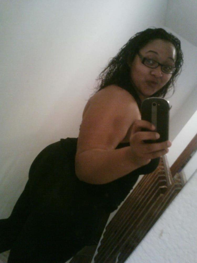 25P Thick ass cousin