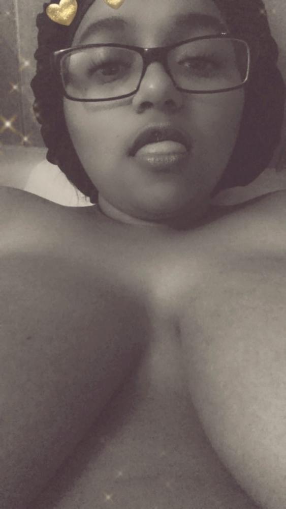25P Thick ass cousin