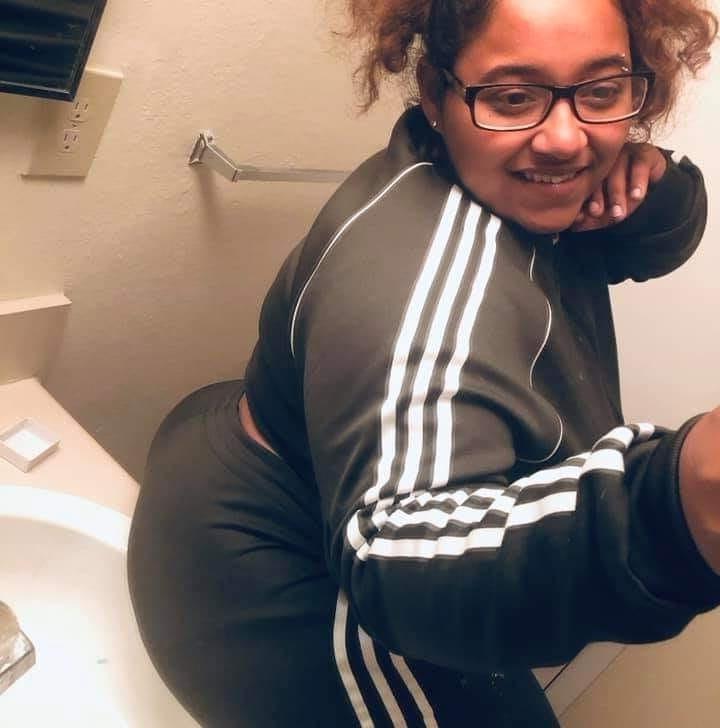 25P Thick ass cousin
