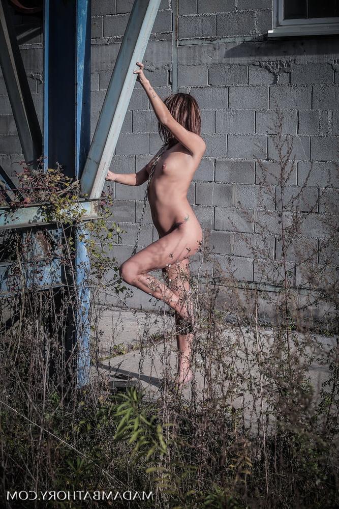 25P Chained outdoors
