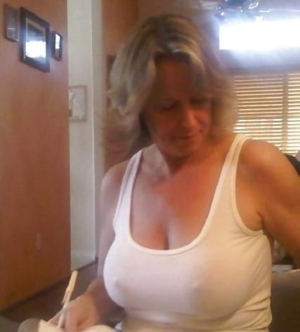 25P No bra allowed