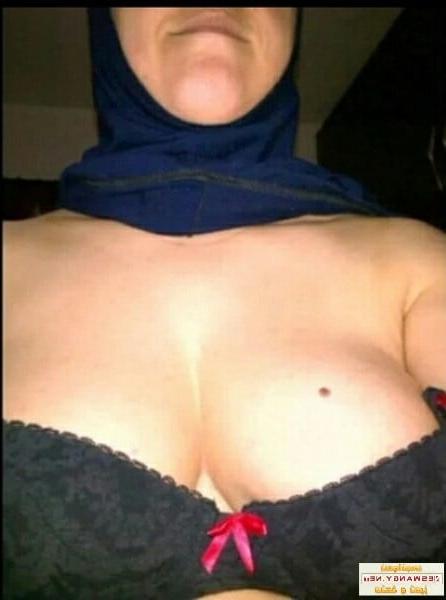 24P Arab muslim hijabi milf big tits