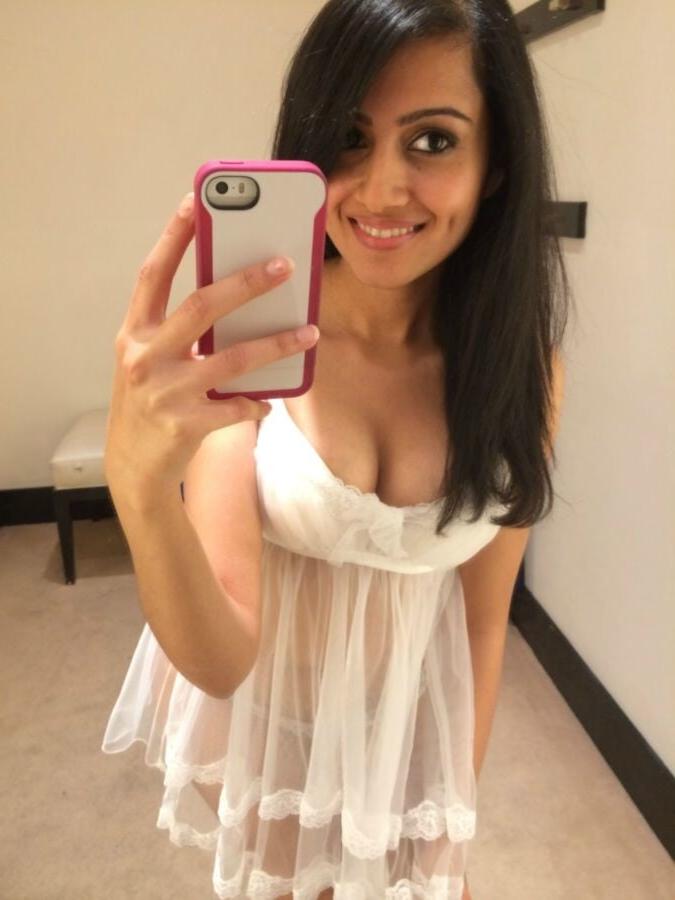 9P Dressing Room Selfie