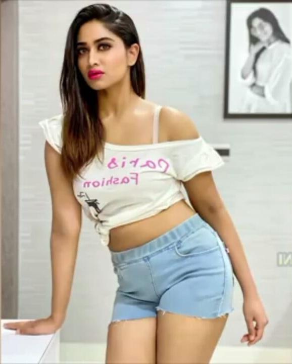 13P Shivani the bra girl