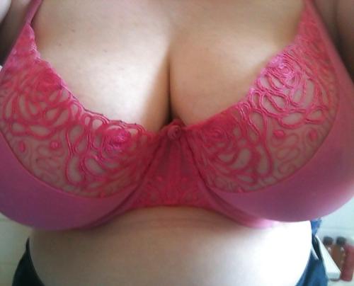 19P Woman their sell bra on the net 