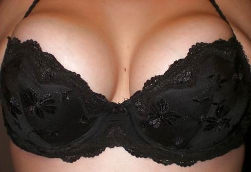 19P Woman their sell bra on the net 