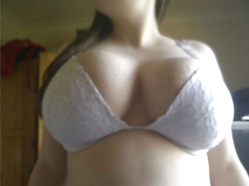 19P Woman their sell bra on the net 