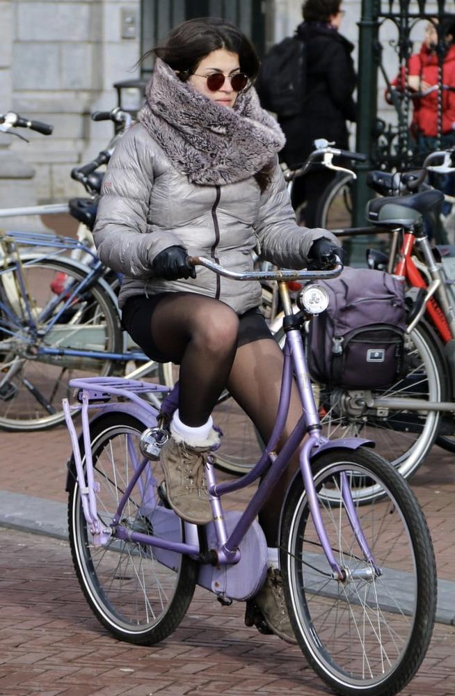 25P Biker's On The Street Wearing Pantyhose Vol.2