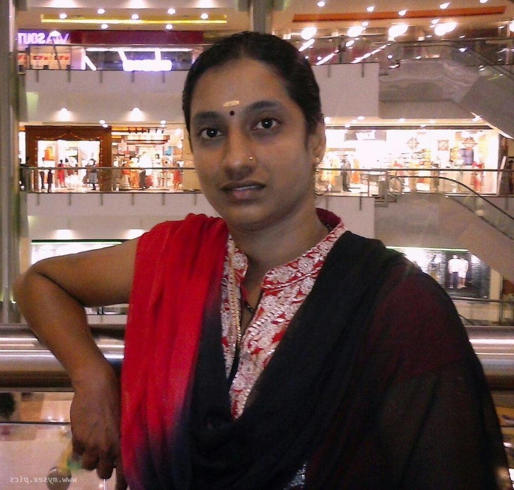 8P Indian desi mature bath
