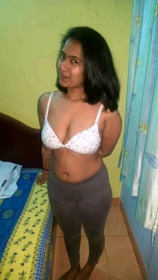 25P Beautiful young girls