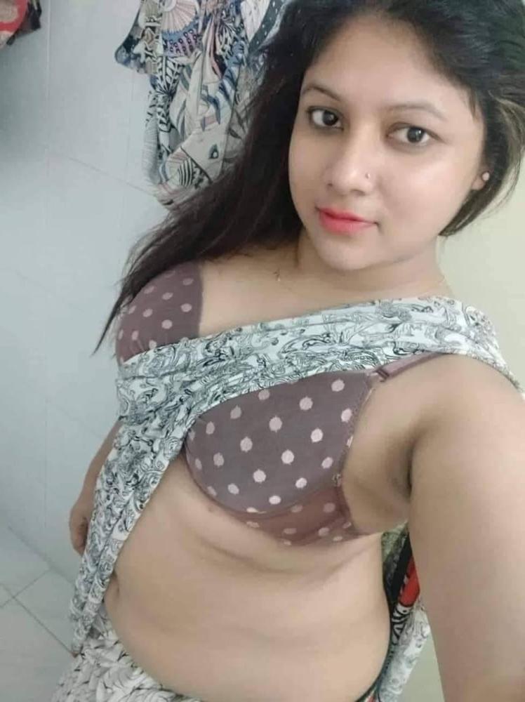 25P Beautiful young girls