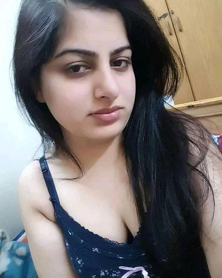 25P Beautiful young girls