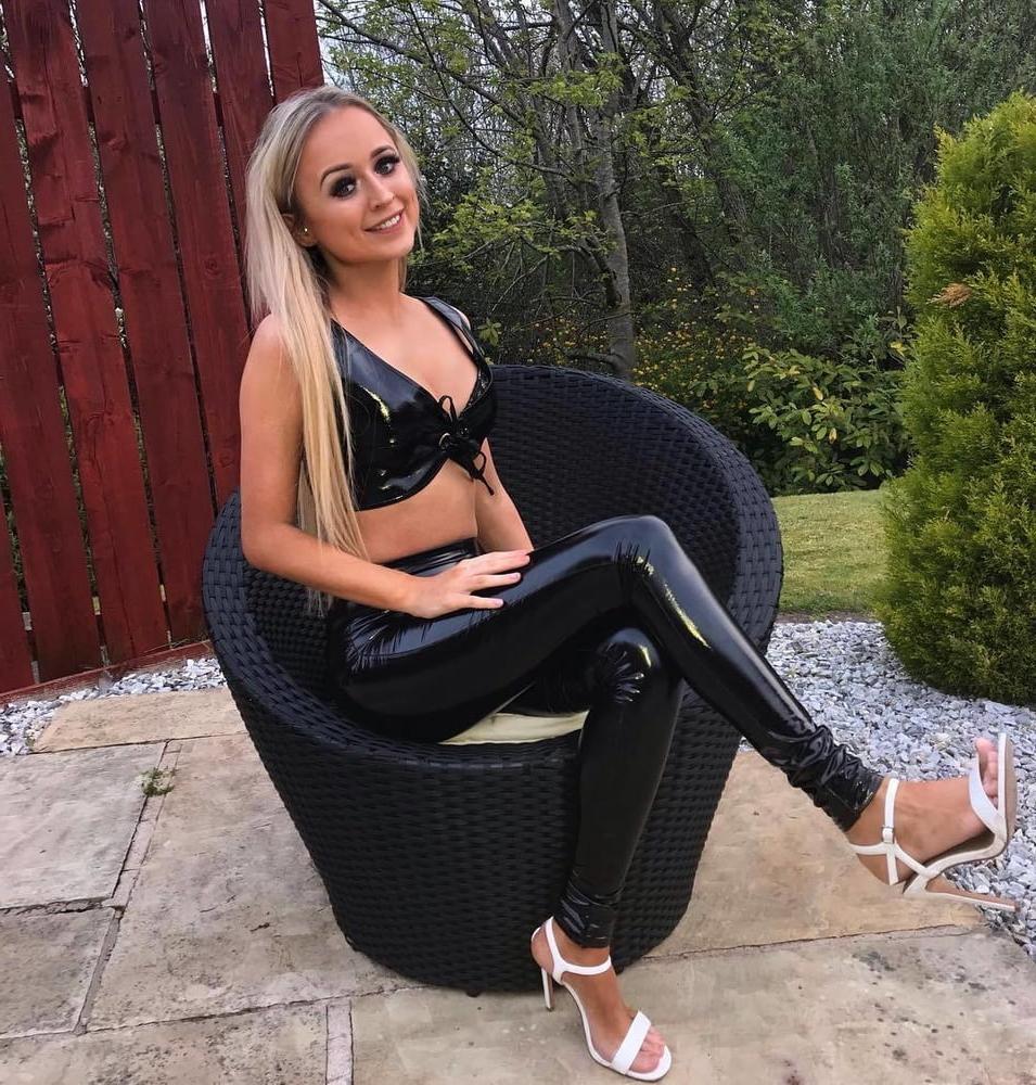 25P non nude girls