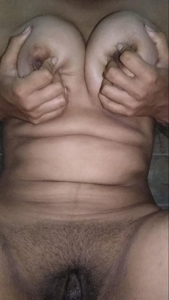 10P CHUDDAKAD RANDI BIG PUSSY FINGERING