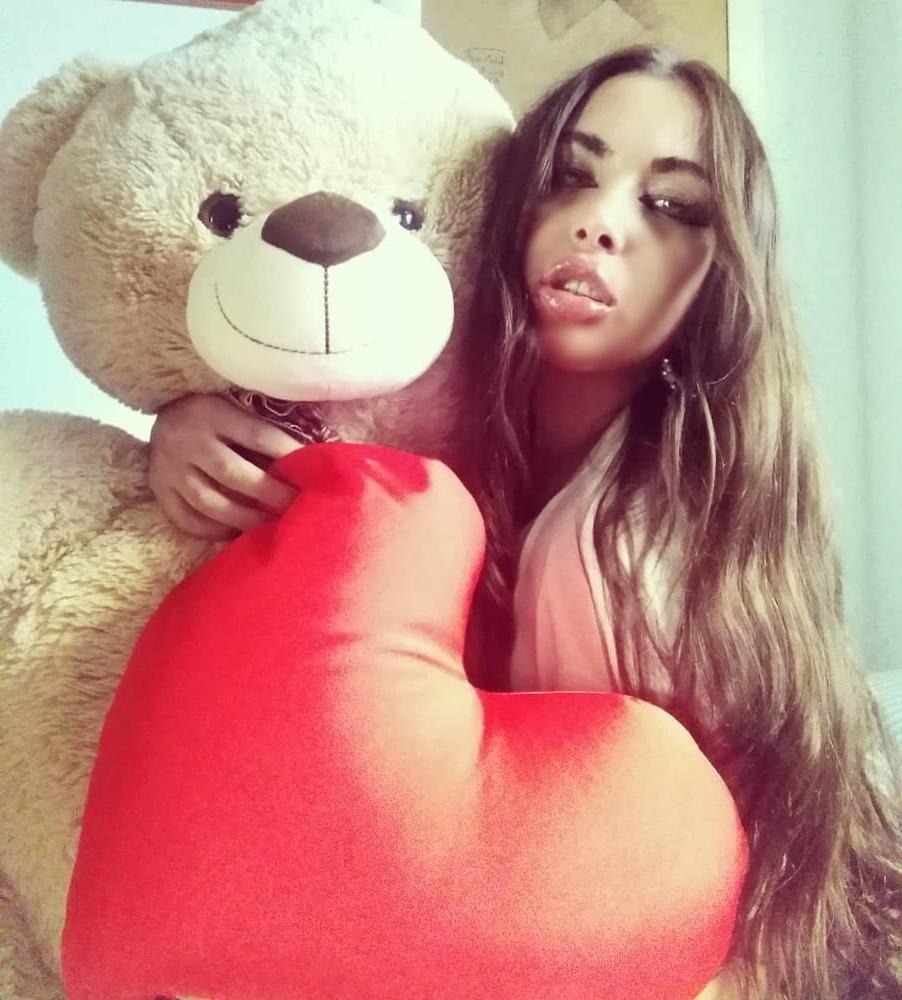 25P Tits ..... and She is Thick 1.0