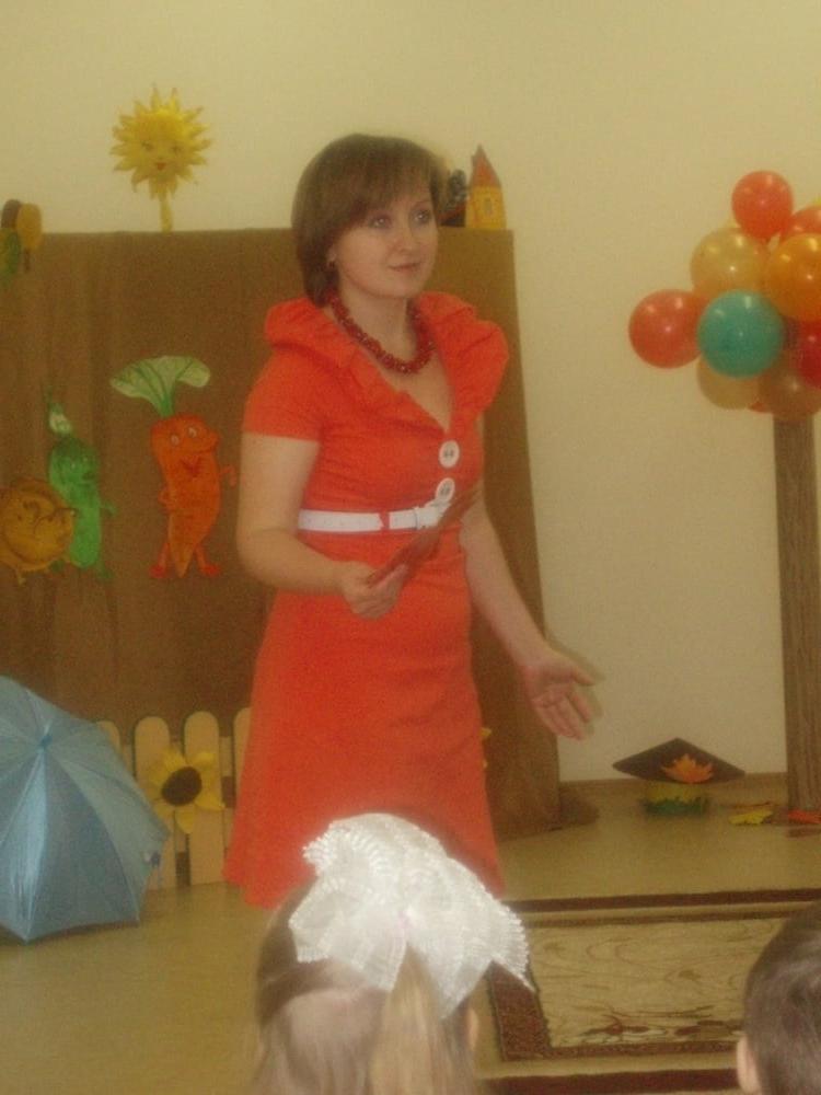 25P Not a modest teacher from Russia