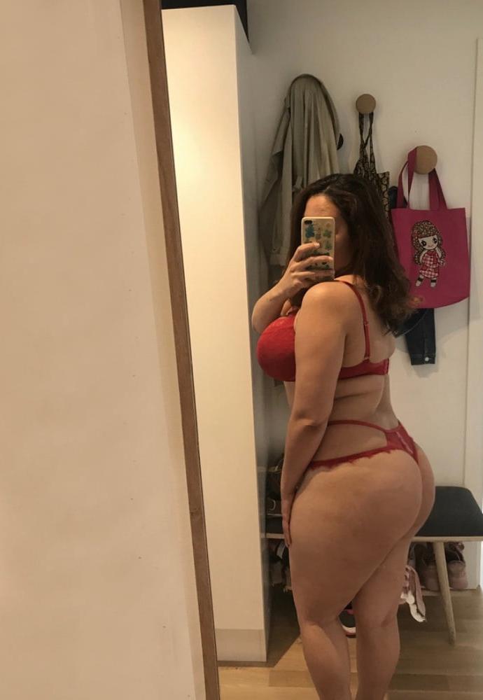 6P Cheating milf sending me pics