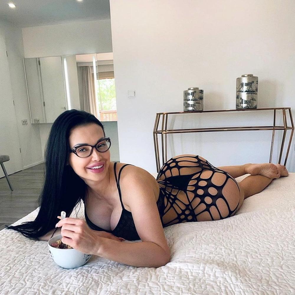 25P Amazing Bimbos - Horny Plastic &amp; Fake Tits Sluts 57