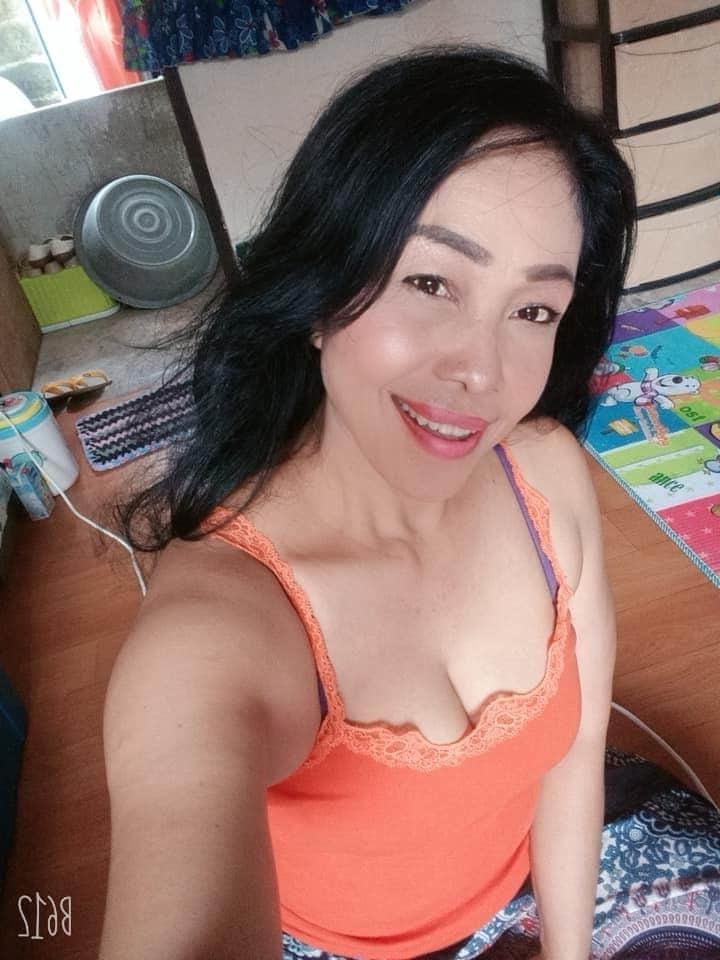 25P Big tits slut