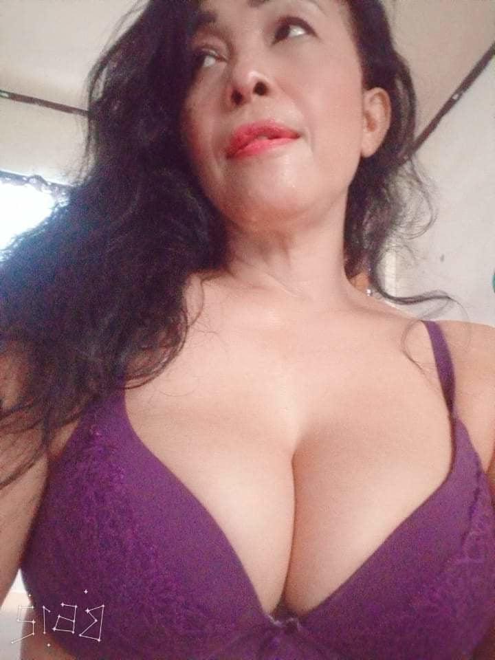25P Big tits slut