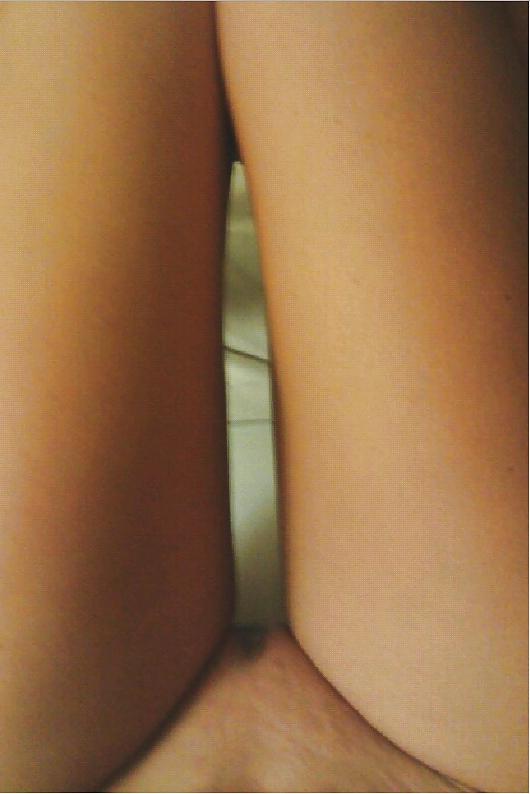 25P Blond MILF posing