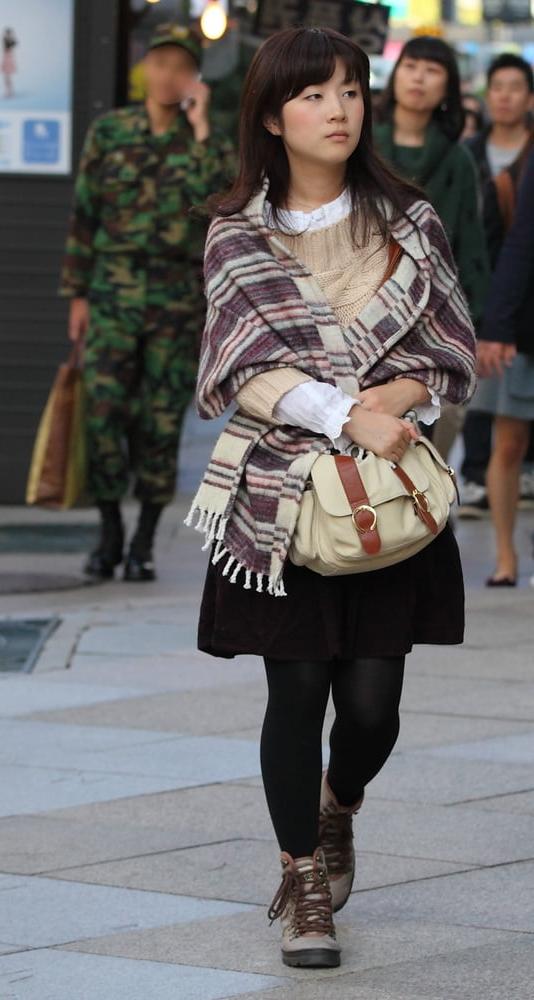 25P Street Pantyhose - Real Life Asian Cunt in Tights