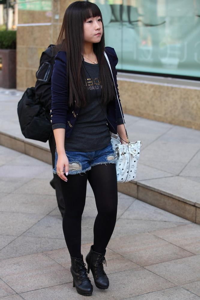 25P Street Pantyhose - Real Life Asian Cunt in Tights