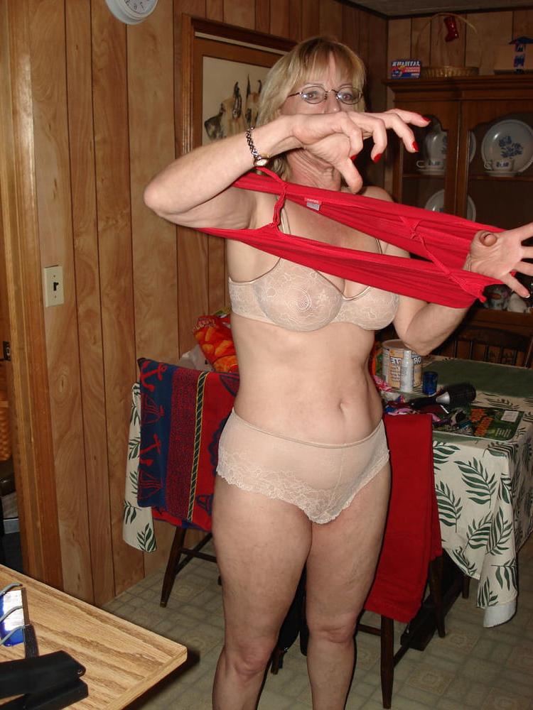 25P Girlfriend Janet