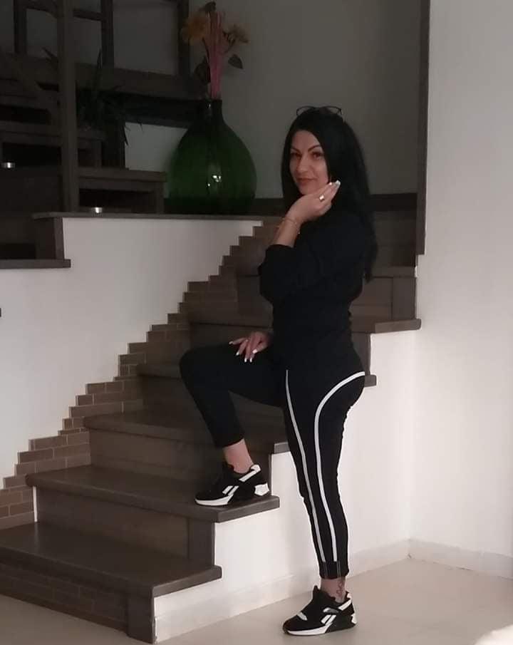 6P Milf loves anal
