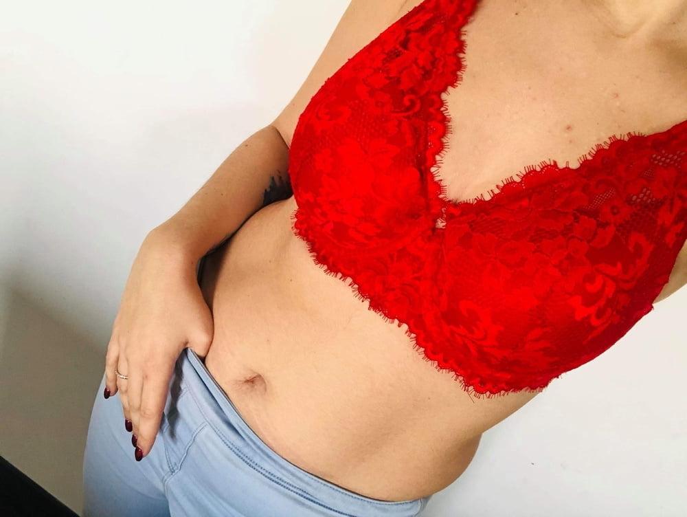 25P milfs in bra