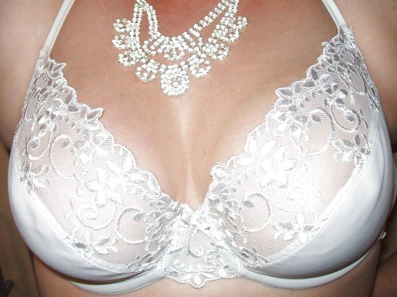 25P milfs in bra