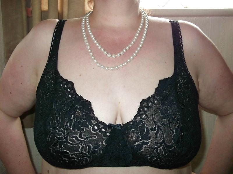 25P milfs in bra
