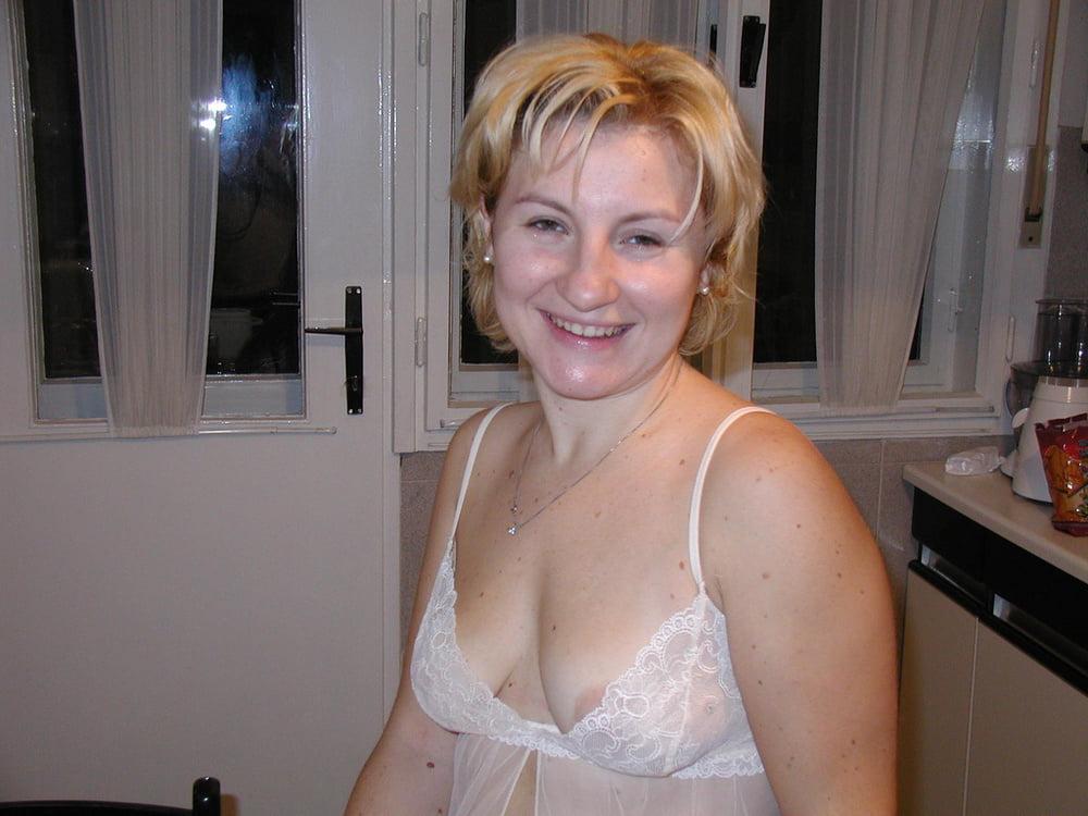 25P milfs in bra