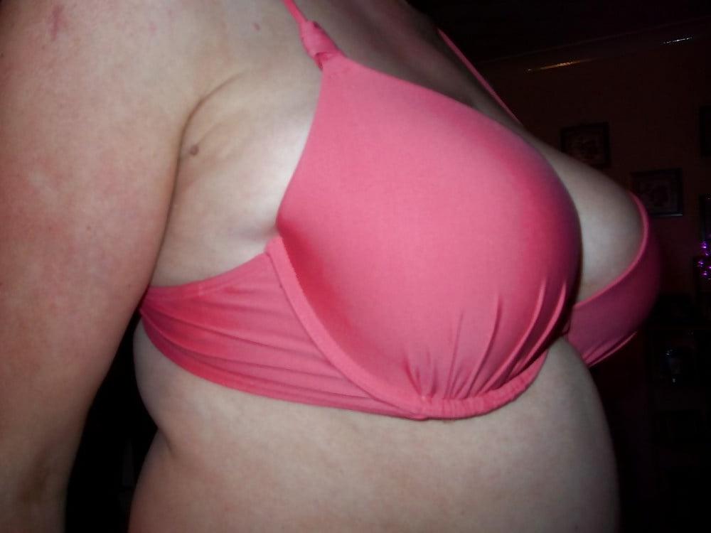 25P milfs in bra