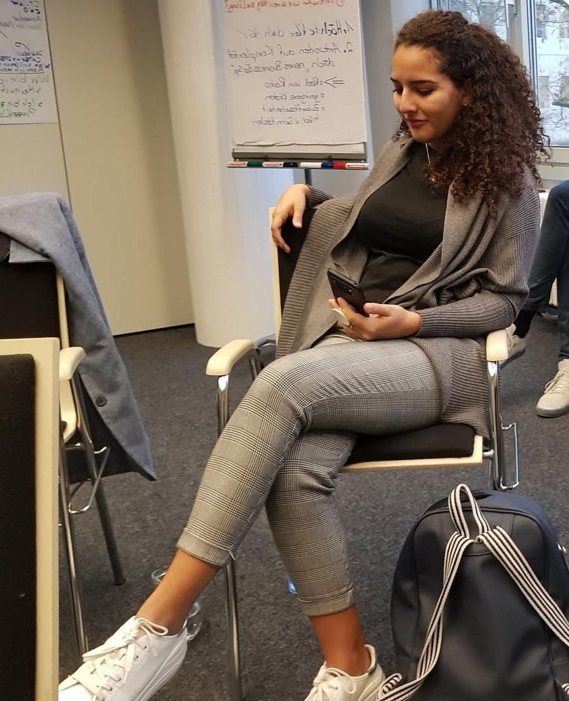 25P Executive Moms &amp; Girls in office