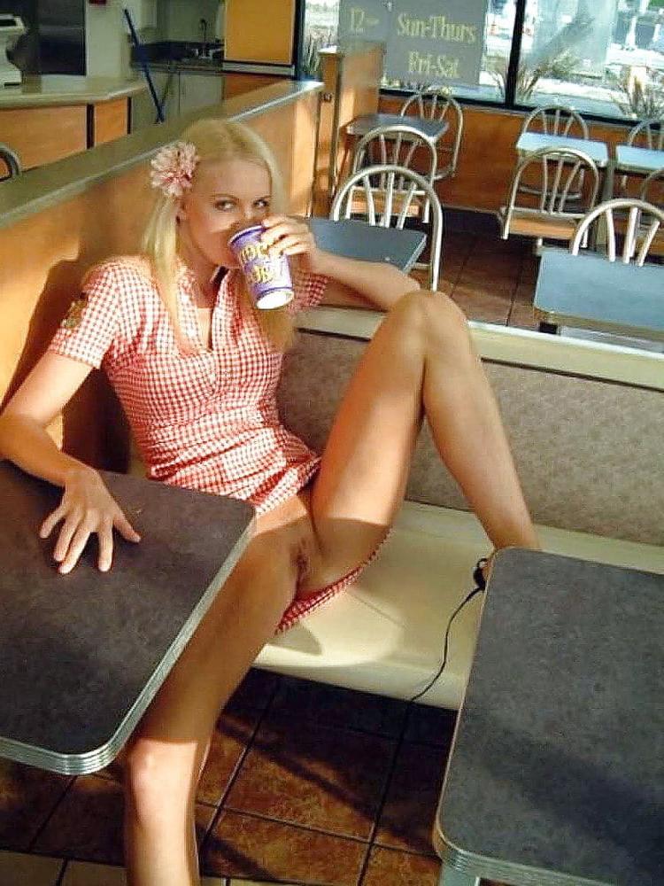 25P Girls I Like 47, Upskirts