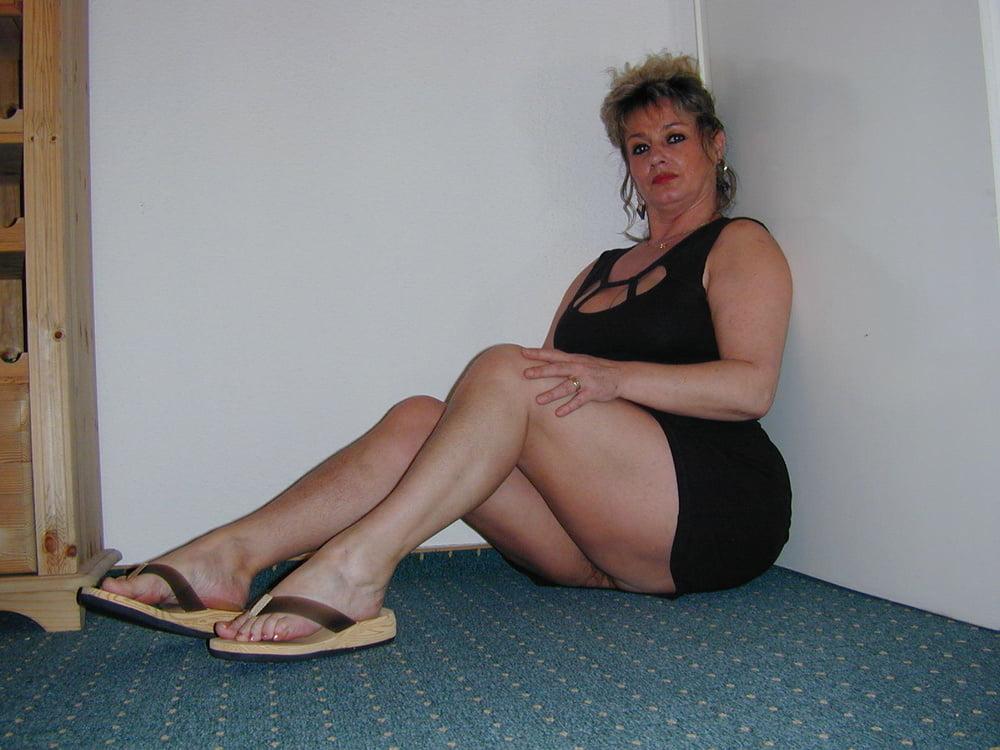 25P Girlfriend Laura