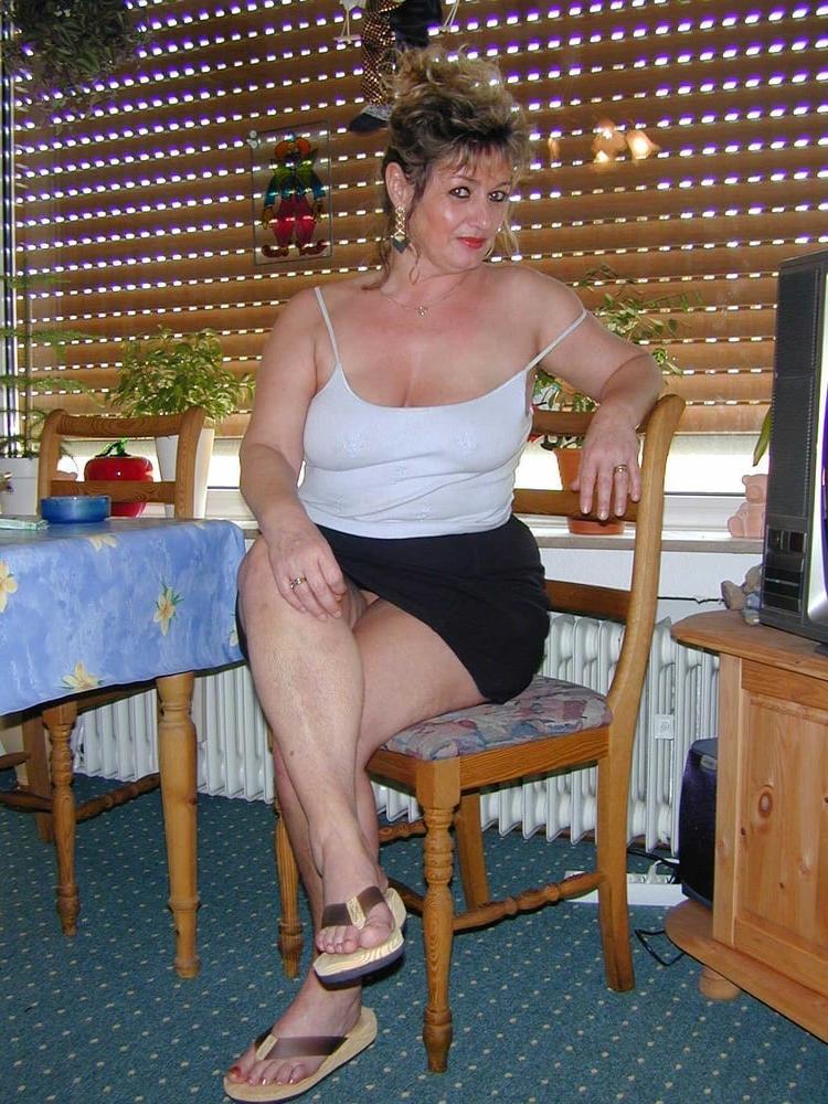 25P Girlfriend Laura