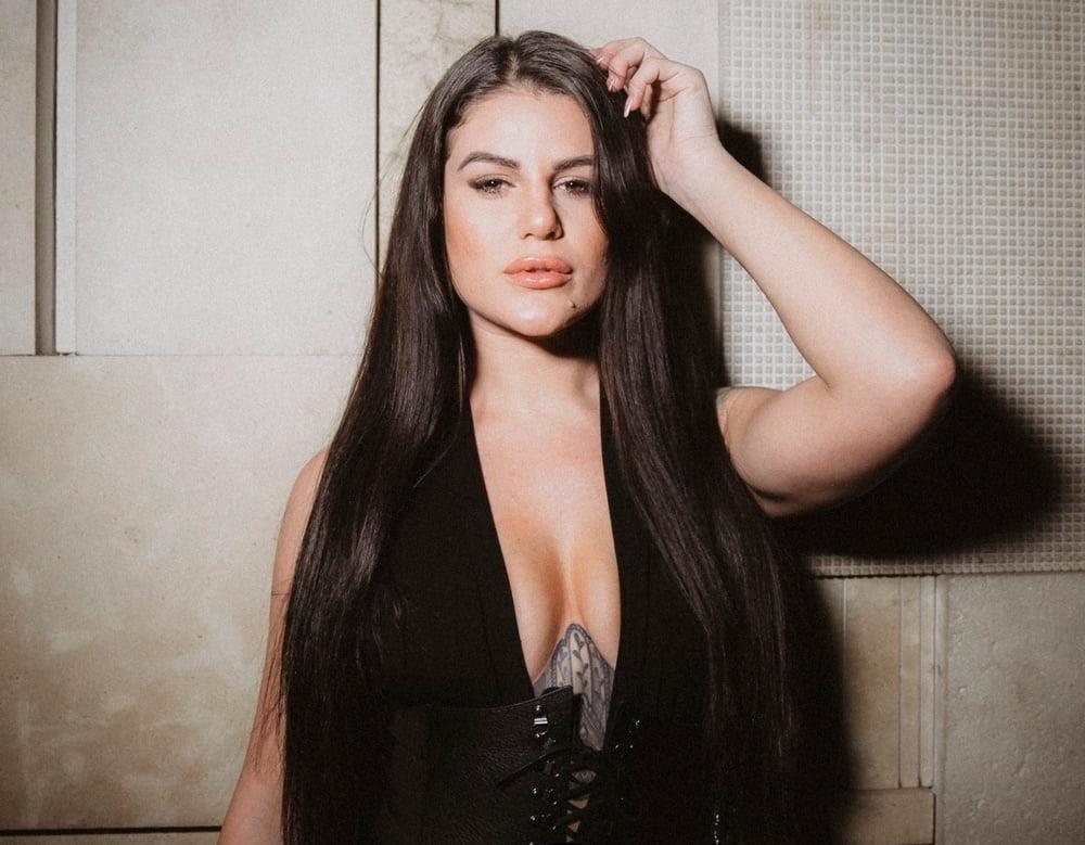 20P Private parties - mature women only (LXVI)