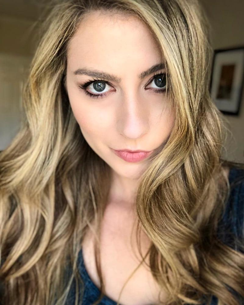 25P Katie Wilson Blonde Youtube Tease