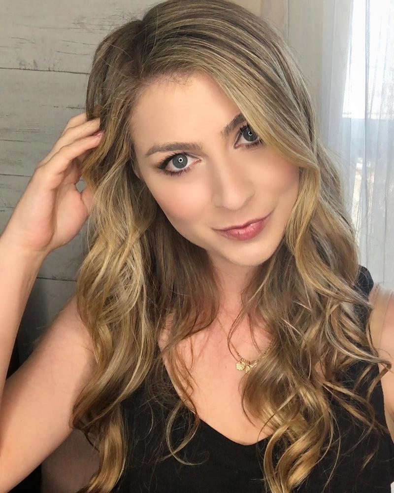 25P Katie Wilson Blonde Youtube Tease
