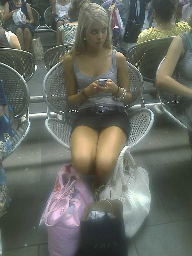 24P Voyeur girls