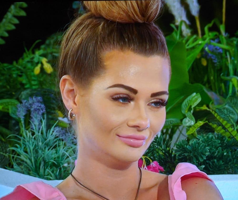 25P Shaughna Phillips face is sooo sexy!