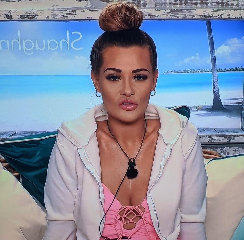 25P Shaughna Phillips face is sooo sexy!