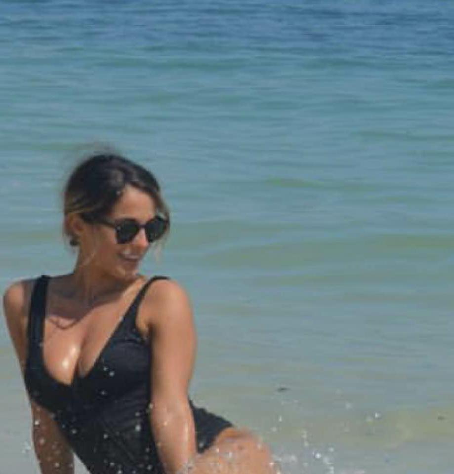 12P Girlfriend exploring her sexuality in the summer breeze