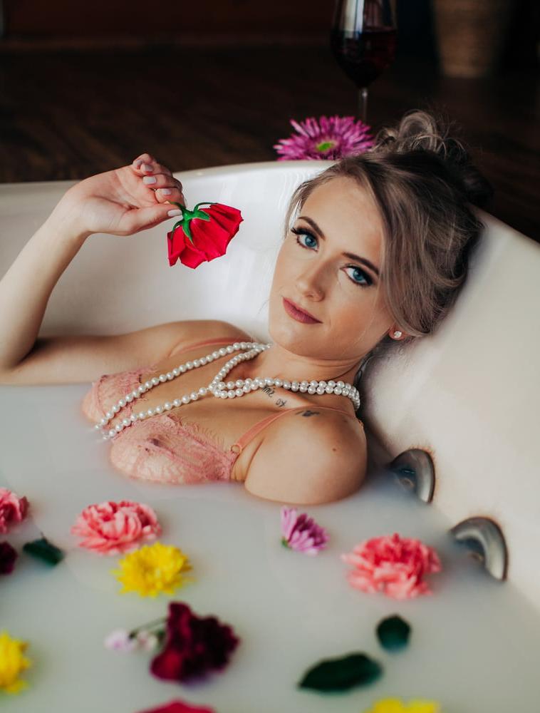 25P Milk Bath Boudoir